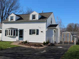 198 Fielding Rd, Rochester, NY 14626