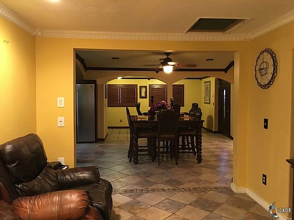 4th image of 310 E Olive Ave