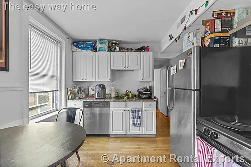 489 E Broadway #2 Photo 1