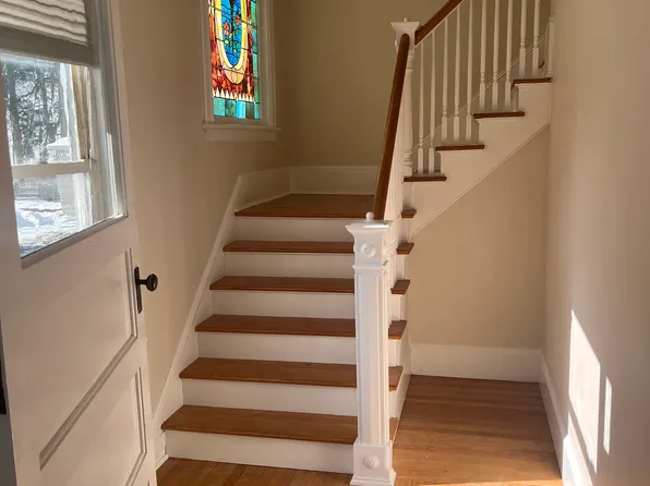 14 Merriam St APT 2, Pittsfield, MA 01201