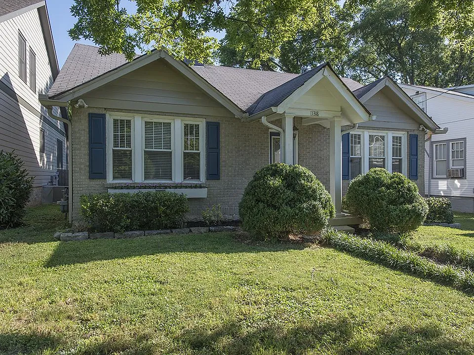 1318 Sweetbriar Ave