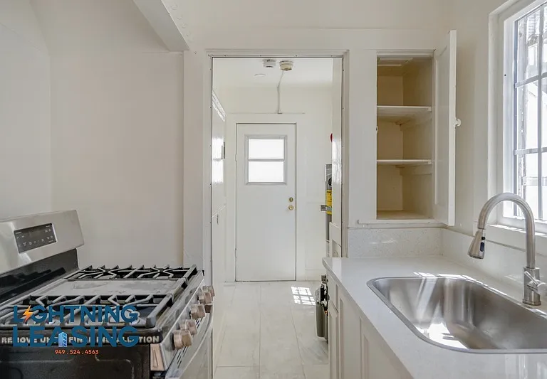 1326 N Serrano Ave — Photo 1