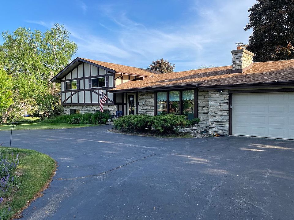 2nd image of 2555 W Kenboern Dr