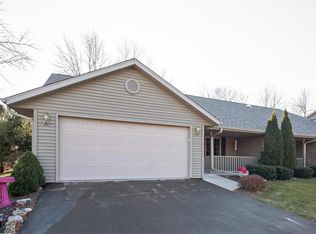229 Fallen Oaks Ln, Sheboygan Falls, WI 53085
