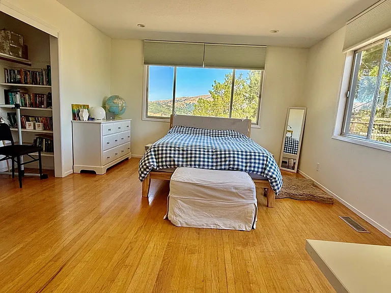 Fawn Dr — Photo 15