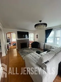 3 bed, 2.0 bath, $3,500 — Photo 3