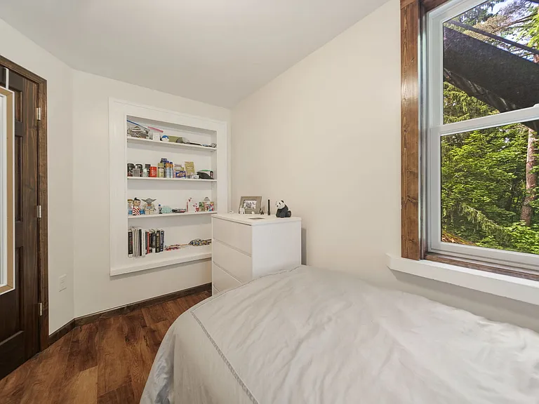 216 Dearborn Pl — Photo 12