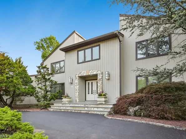 11 Maywood Ct, North Caldwell Boro, NJ 07006