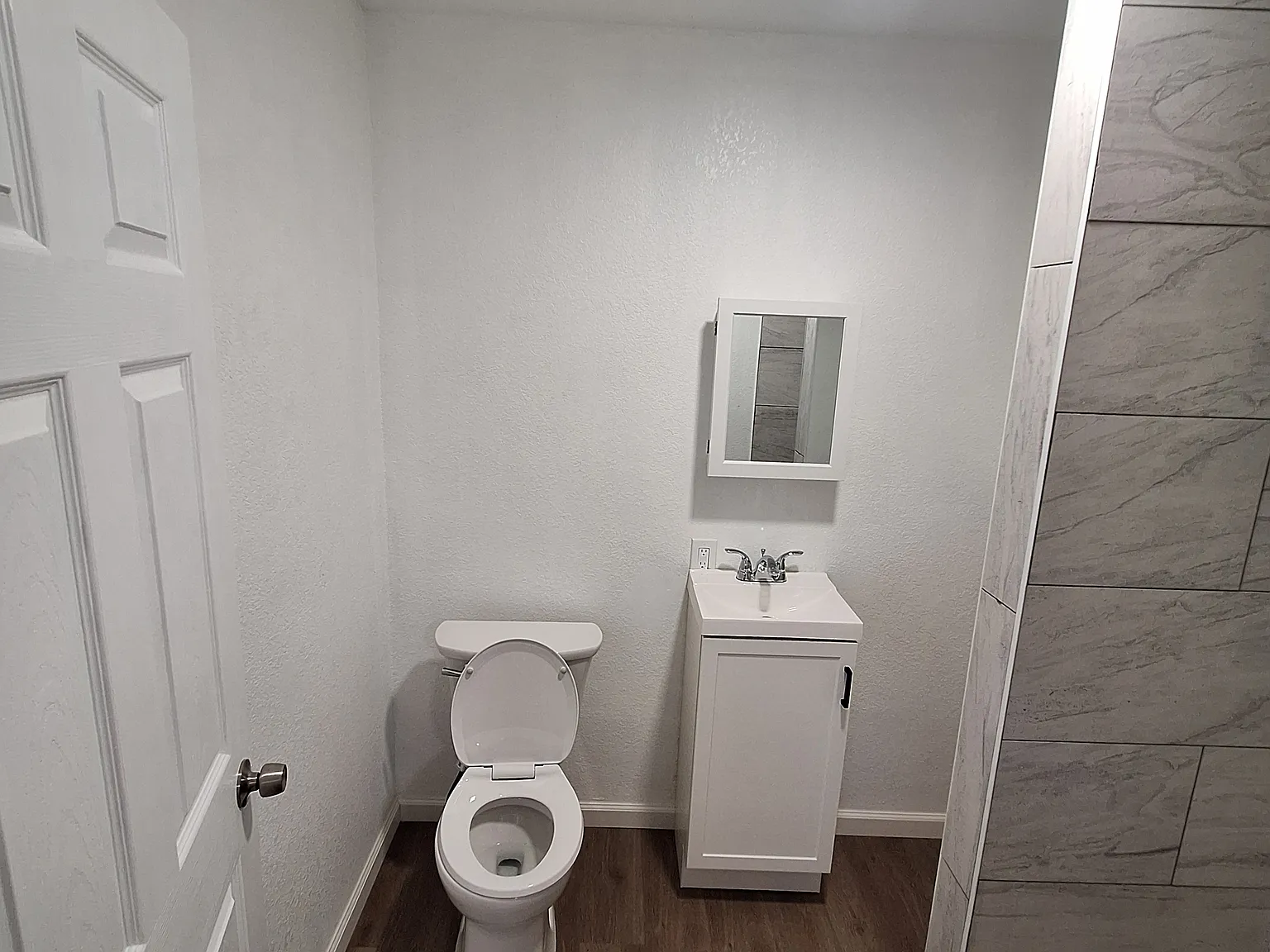 Studio, 300 sqft, $1,000 — Photo 2