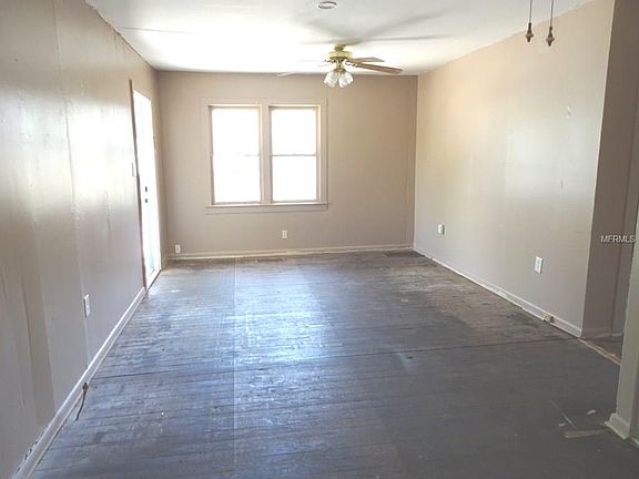 2nd image of 2912 Winifred Ave
