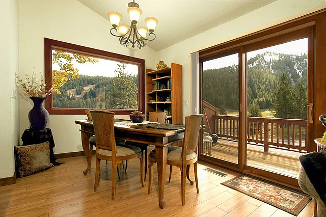 2 bed, 1056 sqft, $7,000 — Photo 3