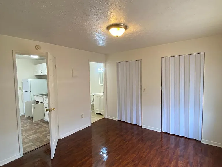 2901 Harrison Ave — Photo 1
