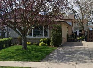 2223 Manchester Dr, Burlington, ON L7P 3W3