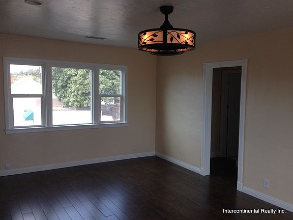 5th image of 2051 E Main St