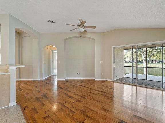 4th image of 236 Sterling Hill Dr