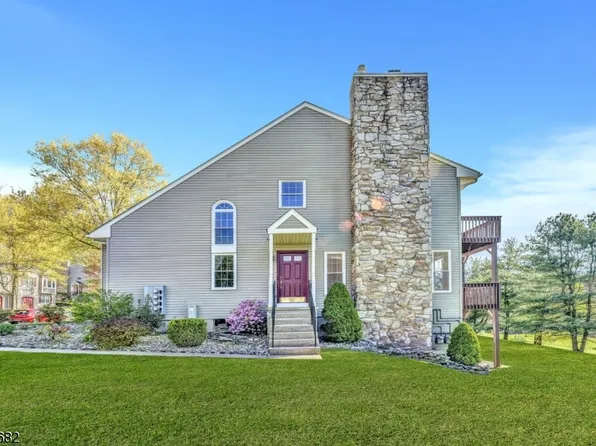 21 Pinehurst Dr, Washington Twp., NJ 07882