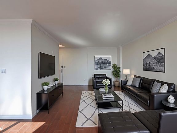 3rd image of 100 Manhattan Ave APT 2010