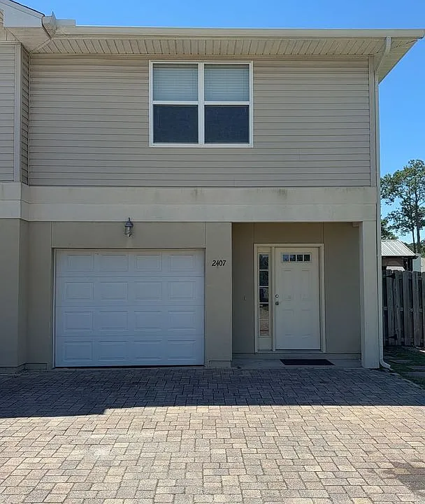 2407 Astrid Ln