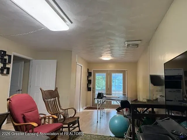 4 bed, 2330 sqft, $2,595 — Photo 3