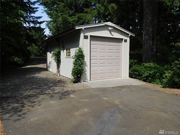 3rd image of 50 NE Matthew Dr