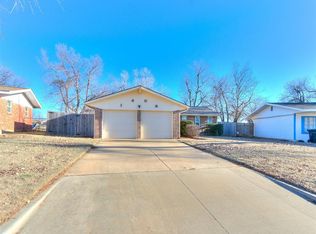 1408 Heather Ln, Moore, OK 73160