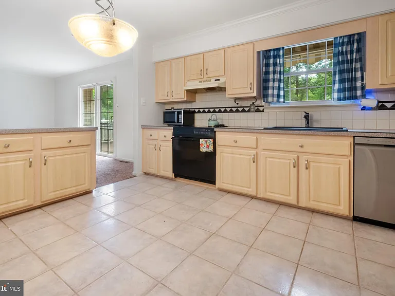 51 Christopher Mill Rd — Photo 11