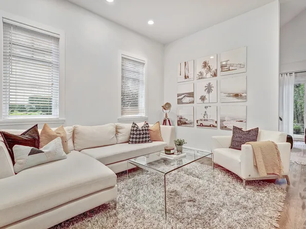 3122 160th St #27, Surrey, BC V3Z 8K5