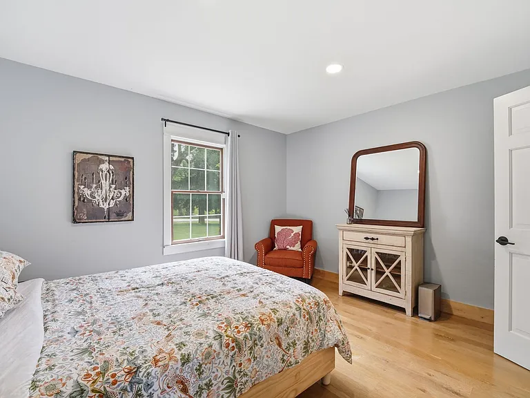 10200 Grandview Rd — Photo 16