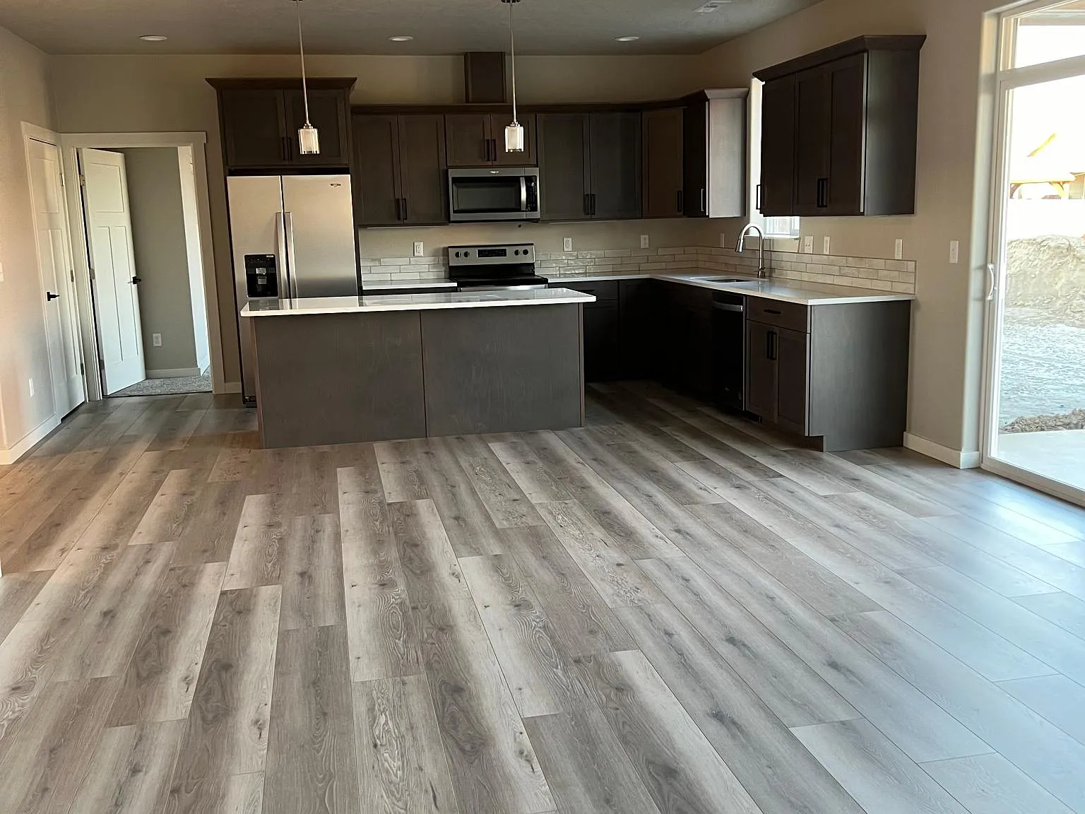 4 bed, 1780 sqft, $2,395 — Photo 3
