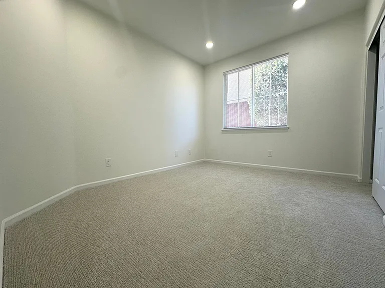 2608 Saint Andrews Dr — Photo 23