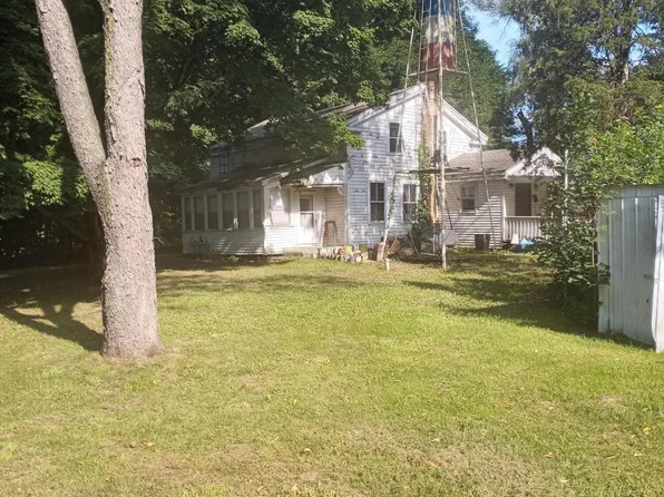 2997 Old Allegan Rd, Fennville, MI 49408