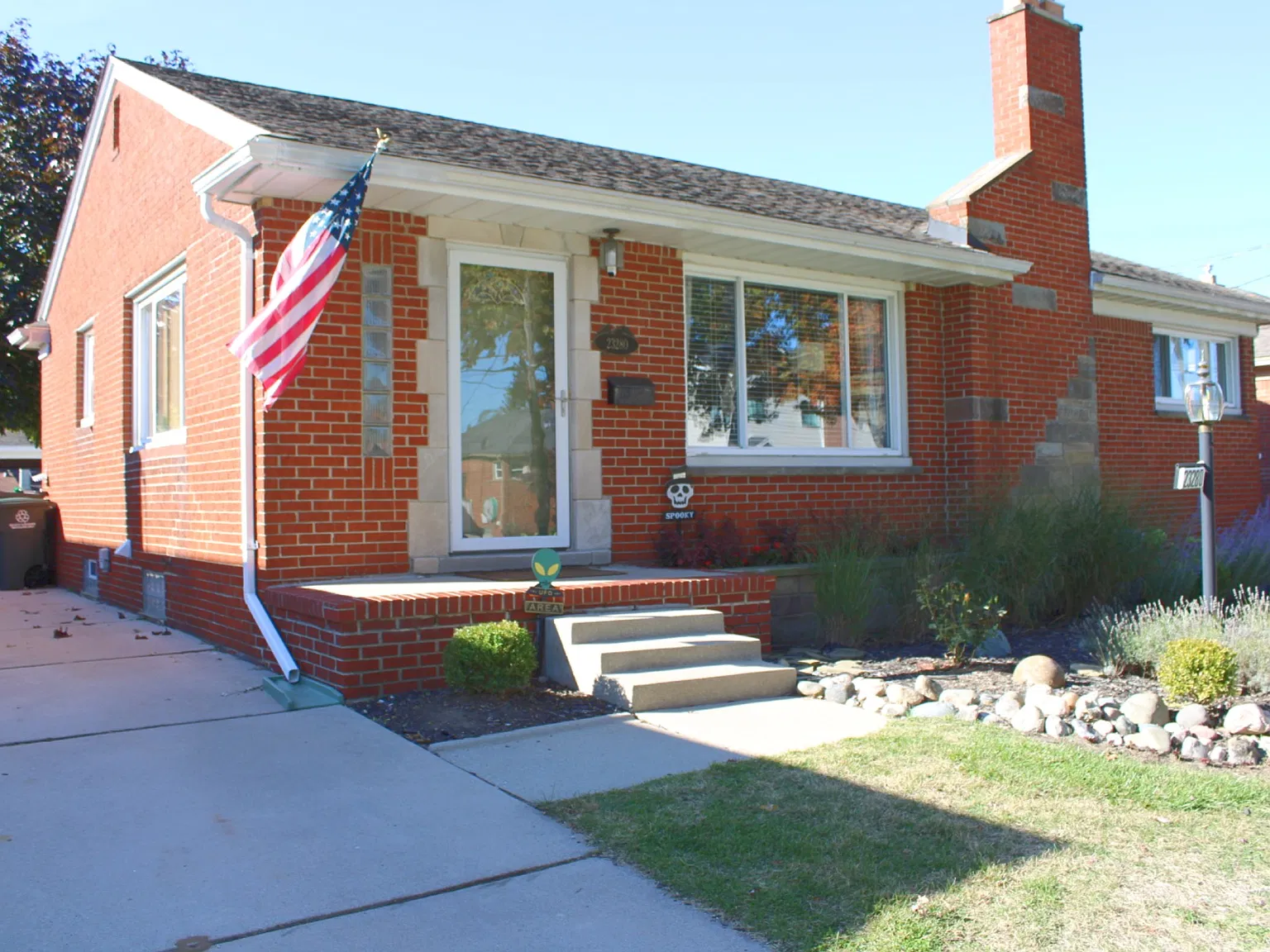 3 bed, 1158 sqft, $2,900 — Photo 1