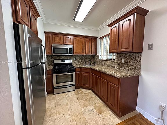 3rd image of 35 Antilla Ave APT 9
