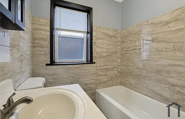 8243 S Sangamon St #1 — Photo 3
