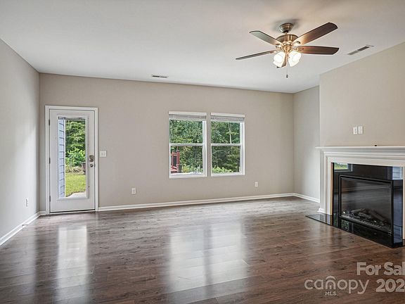 5th image of 5017 Thomasville Dr