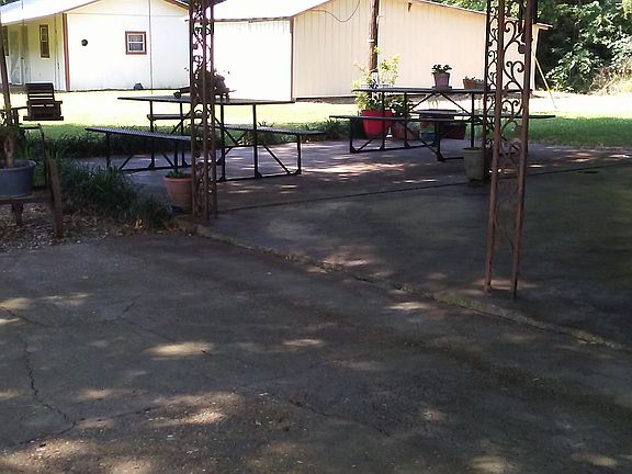 2nd image of 9938 Veteran Memorial Hwy