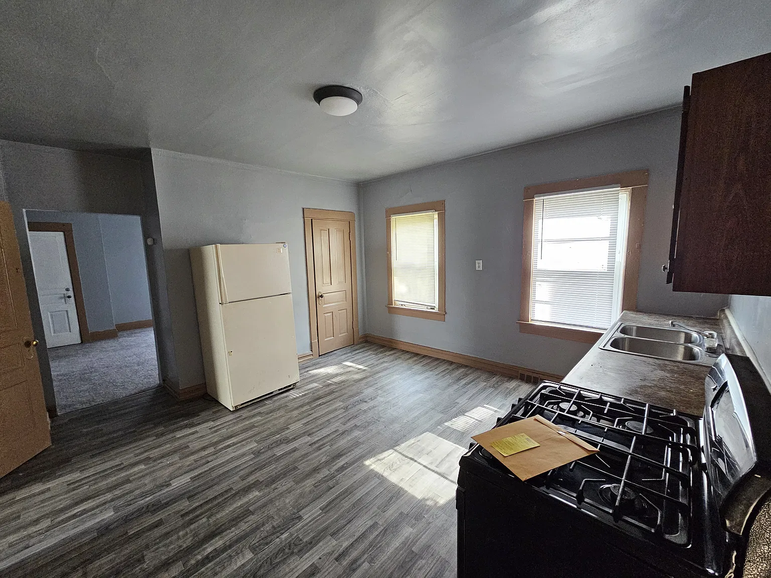 2 bed, $950 — Photo 3