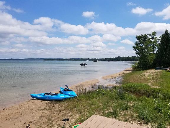 2nd image of 12835 Lake Shore Ct