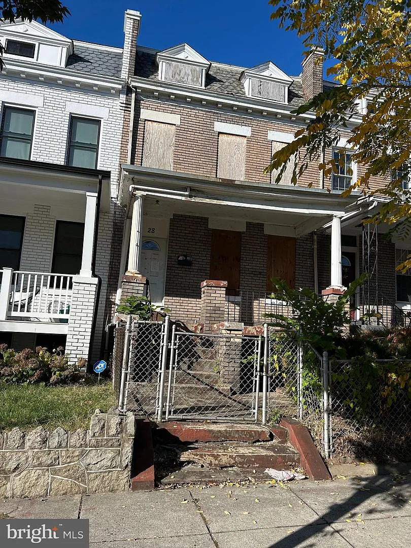 28 Girard St NE photo 1
