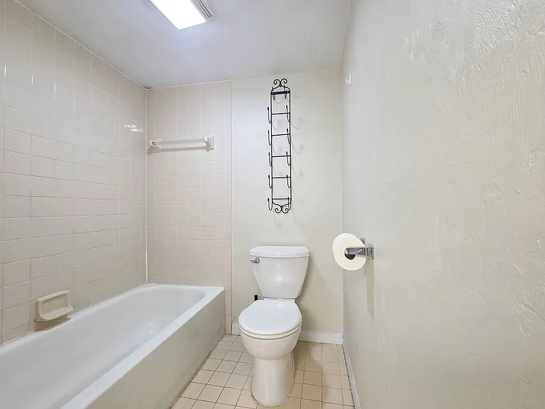1634 SW 16th St — Photo 19