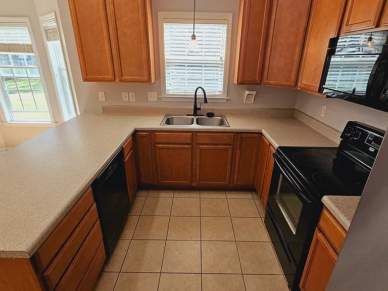 121 Deer Crossing Rd — Photo 5