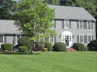 105 Stoneybrook Dr, Bridgewater, MA 02324