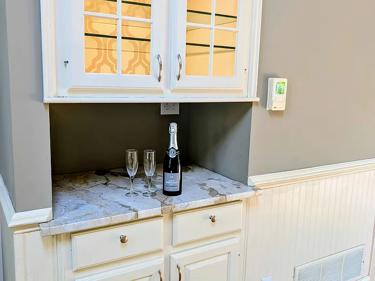 8816 Knollwood Dr — Photo 3