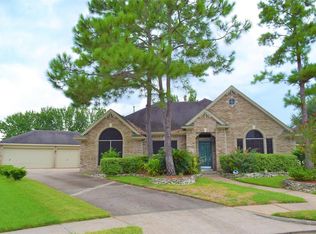 3712 Pine Tree Dr, Pearland, TX 77581