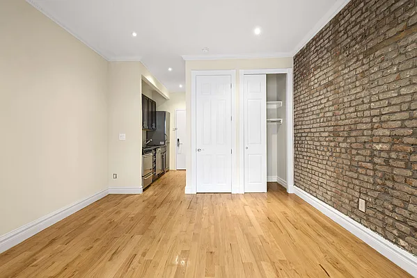 Rented by Cooper & Cooper Real Estate | media 21