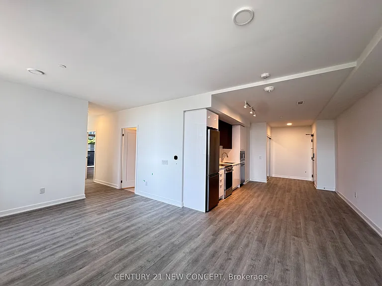 5105 Hurontario St #412 — Photo 12
