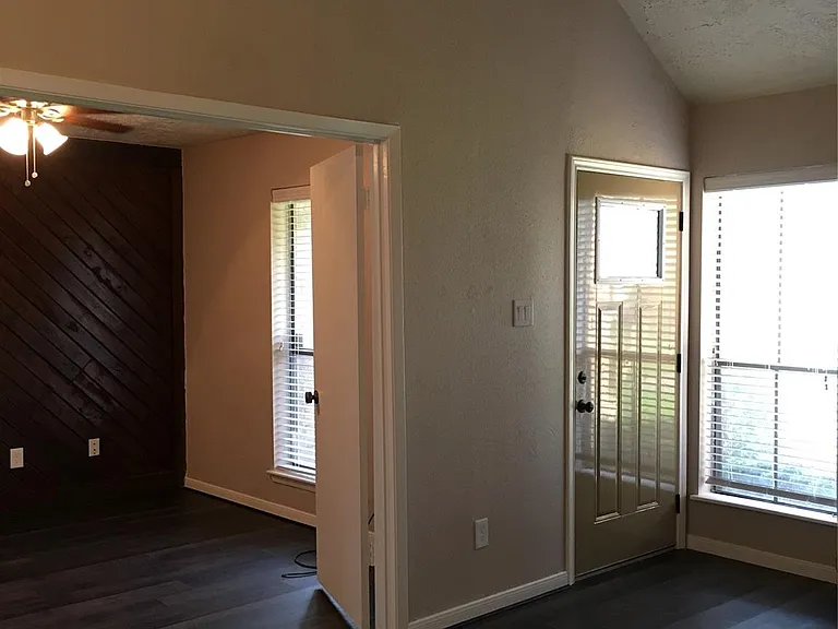 3010 Bee Cave Dr — Photo 3