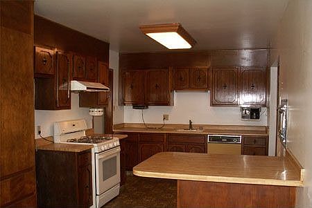 Open Kitchen with Eat in