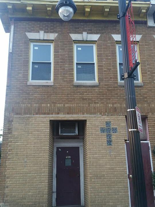 2nd image of 1366 H St NE