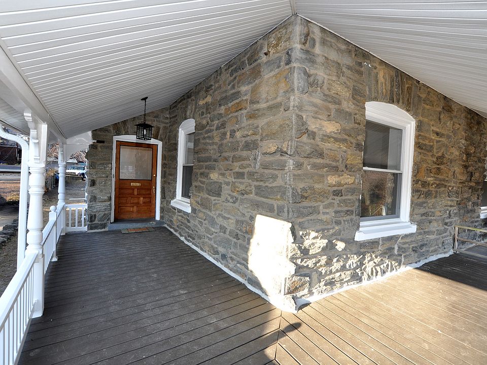 Wraparound Front Porch 